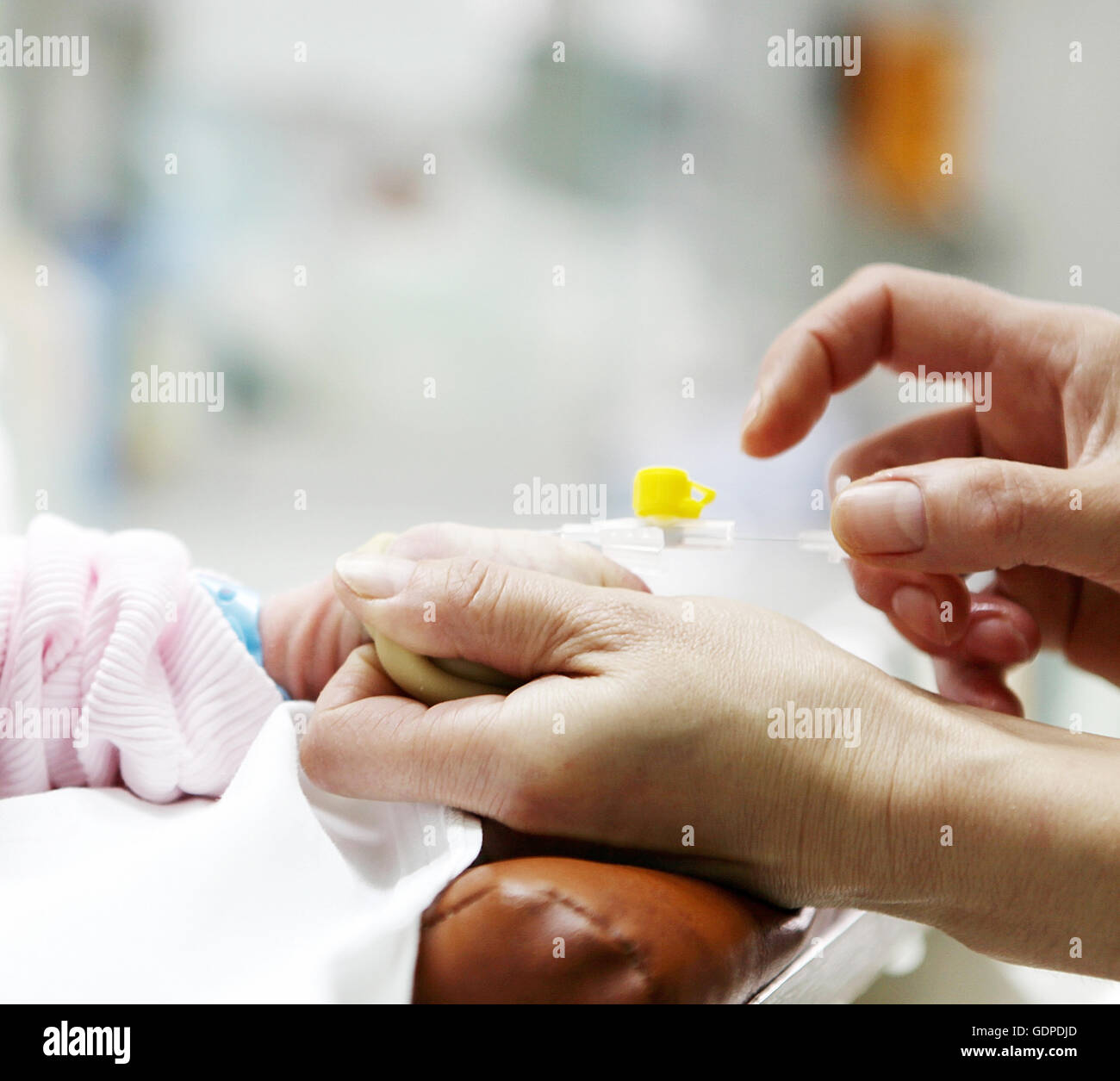 Neugeborene Sorgfalt im Krankenhaus. Stockfoto