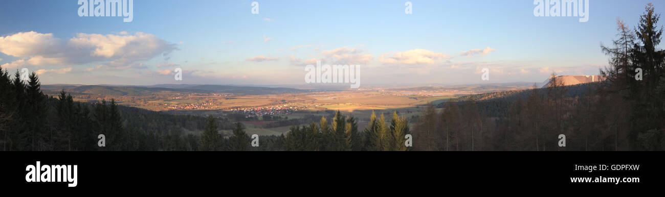 Blick vom Aussichtsturm Bodesruh Gedenkstätte an der ehemaligen innerdeutschen Grenze zwischen Thüringen und Hessen. Bosserode Stockfoto