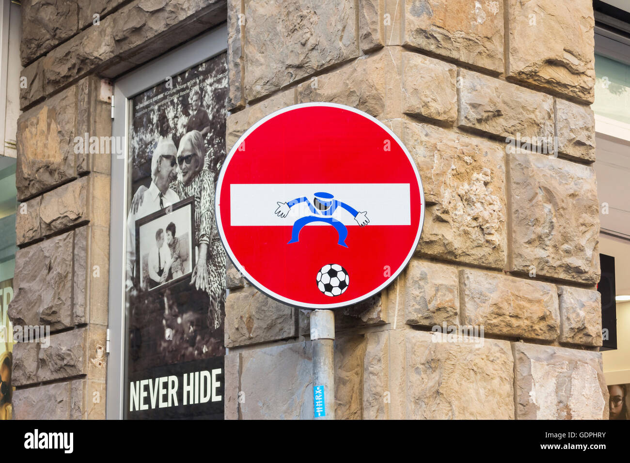 Lustige Verkehrszeichen in Florenz, Italien Stockfoto