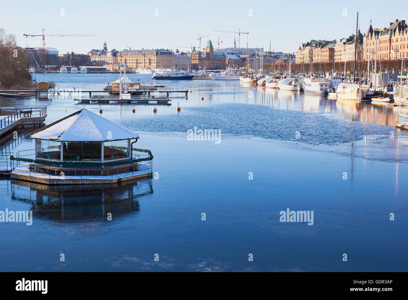 Ostermalm winter Szene aus Djurgardsbron Brücke Stockholm Schweden Skandinavien Stockfoto