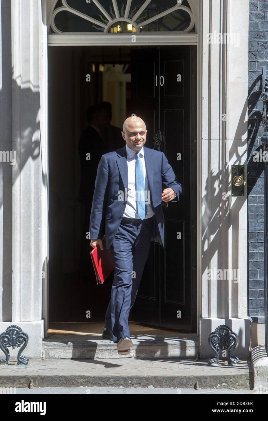 Sajid Javid, Secretary Of State for Communities and Local Government Blätter Nr. 10 nach Theresa Mays erste Kabinettssitzung Stockfoto
