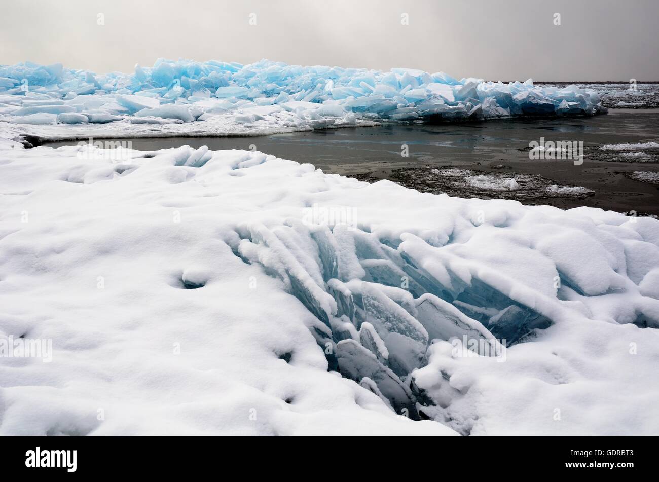Schnee und Eis Platte am Lake Superior in Minnesota Stockfoto