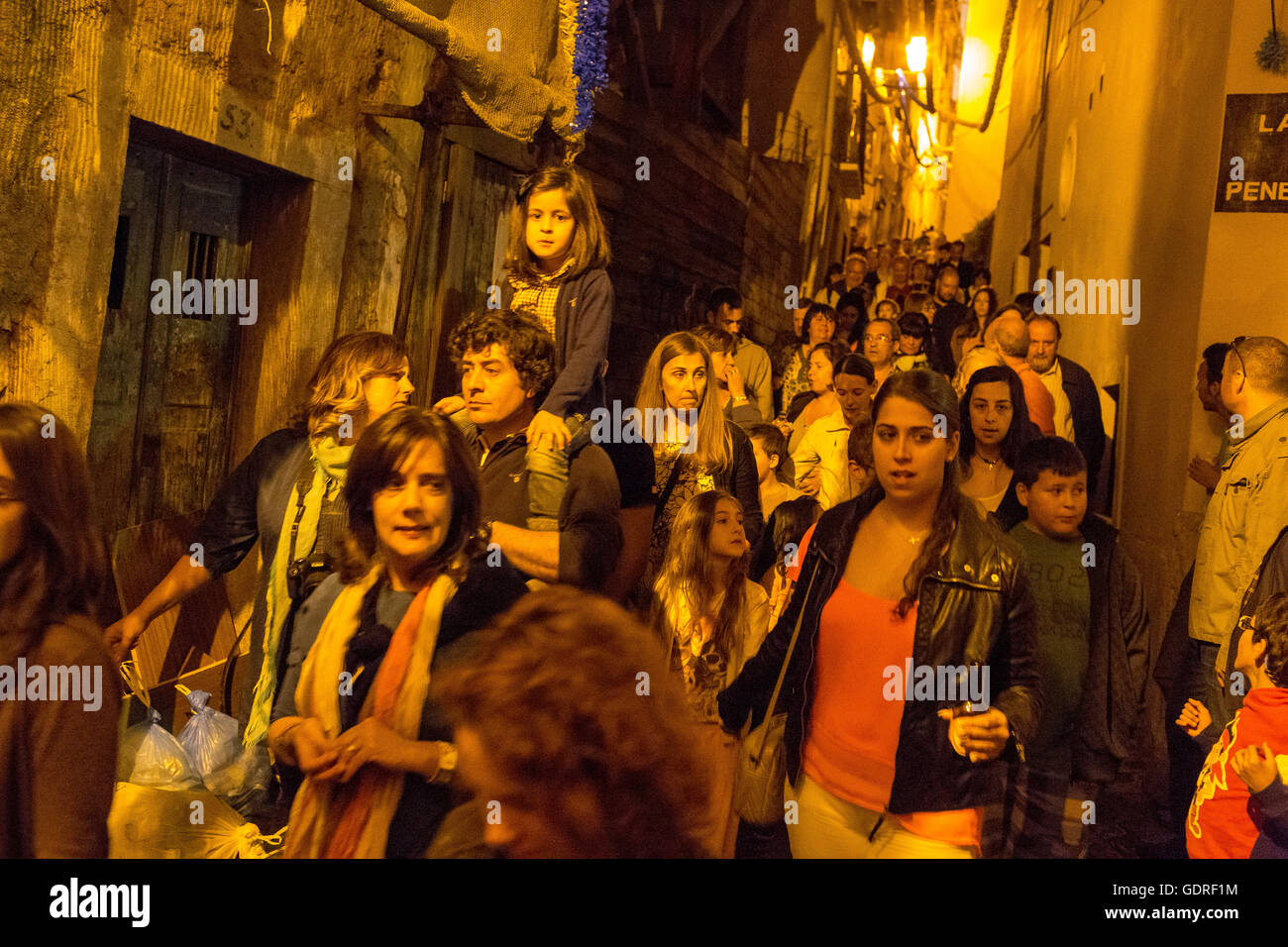 Touristen, Wochenende Gasse in der Stadt von Lissabon, Old Town, Lissabon, Lissabon, Portugal, Europa, Reisen, Reise-Fotografie Stockfoto