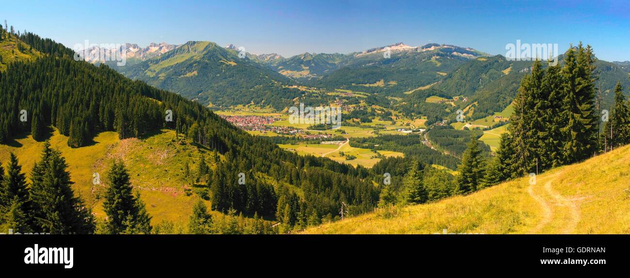 Geographie/Reisen, Deutschland, Bayern, Landschaften, Alpen, Illertal, Oberstdorf, Kleinwalsertal und Hoher Ifen (Mount), Felhorn (Mount), No-Coffee - Table-Book - Verwendung: Allgäu Stockfoto