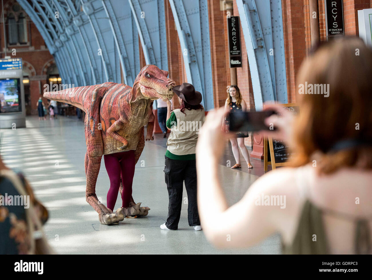 Velociraptor namens rosie -Fotos und -Bildmaterial in hoher Auflösung ...