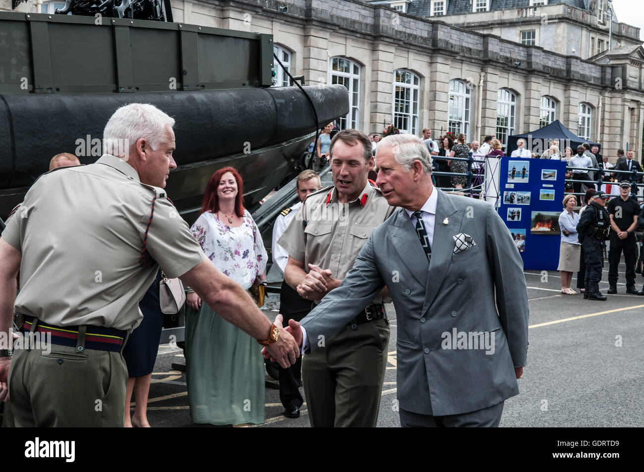 Ihre Majestät Naval Base Devonport, Plymouth, Devon, Großbritannien 20. Juli 2016. HRH Prince Of Wales trifft Royal marine Commandos. Bildnachweis: Steve Lewington/Alamy Live-Nachrichten Stockfoto
