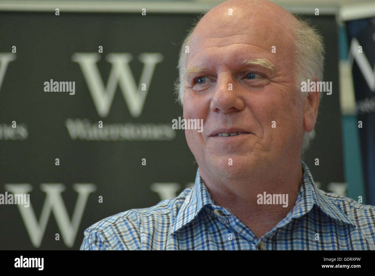 Manchester, UK. 20. Juli 2016. Peter Robinson, Autor, spricht über seinen neuen Roman "Wenn The Music über" am 20. Juli 2016, an der Deansgate Zweig Waterstones in Manchester, England. Bildnachweis: Jonathan Nicholson/Alamy Live-Nachrichten Stockfoto