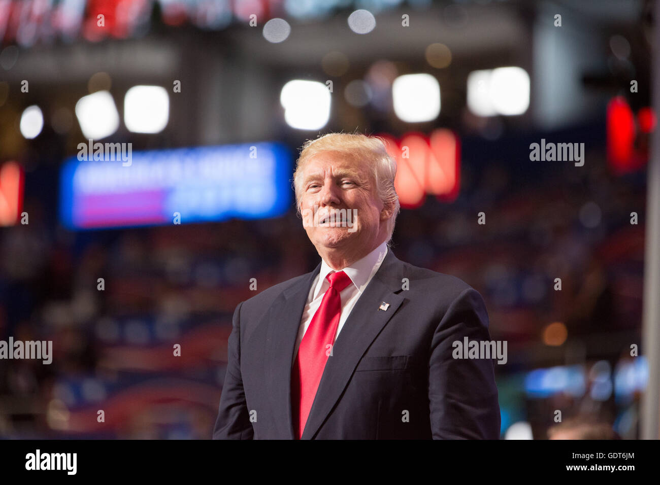 Cleveland, Ohio, USA; 21. Juli 2016: Donald J. Trump nimmt die Nominierung für das Amt des Präsidenten auf der Republican National Convention an. (Philip Scalia/Alamy Live News) Stockfoto