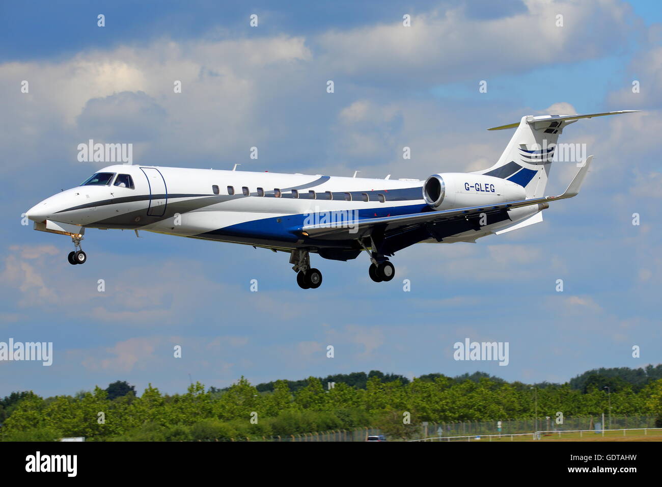 London Executive Aviation Embraer EMB-135BJ Legacy 650 G-GLEG in Farnborough International Airshow 2016 Stockfoto