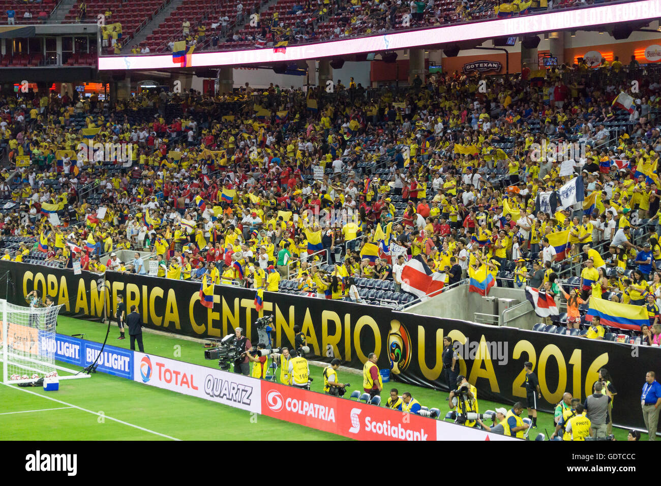 Kolumbianer zeigen Sie ihren Stolz nach einem Tor in der Copa America Centenario Turnierspiel Kolumbien vs. Costa Rica in Houston, Texas. Stockfoto