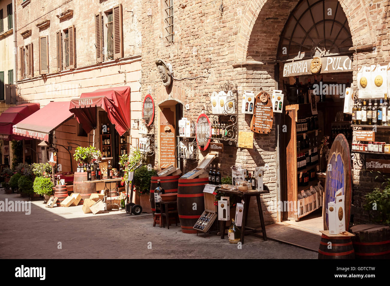 Montepulciano, Shops für Wein, Toskana, Italien Stockfoto