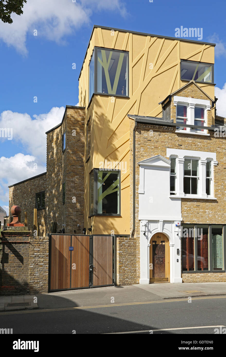 Außenansicht des neu sanierten Tara Arts Theatre in Earlsfield, Südlondon. Ein anglo-indischen Gemeinschaft Theater Stockfoto