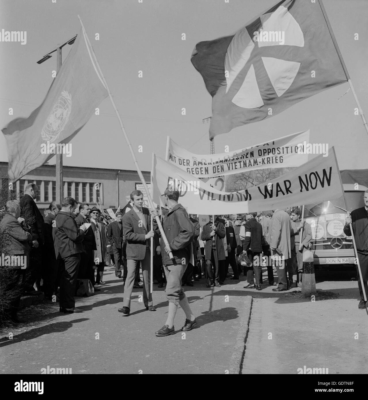 Demonstration in Augsburg, März 1966 Stockfoto