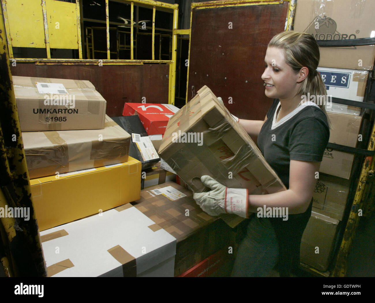 DHL-Paketzentrum Stockfoto