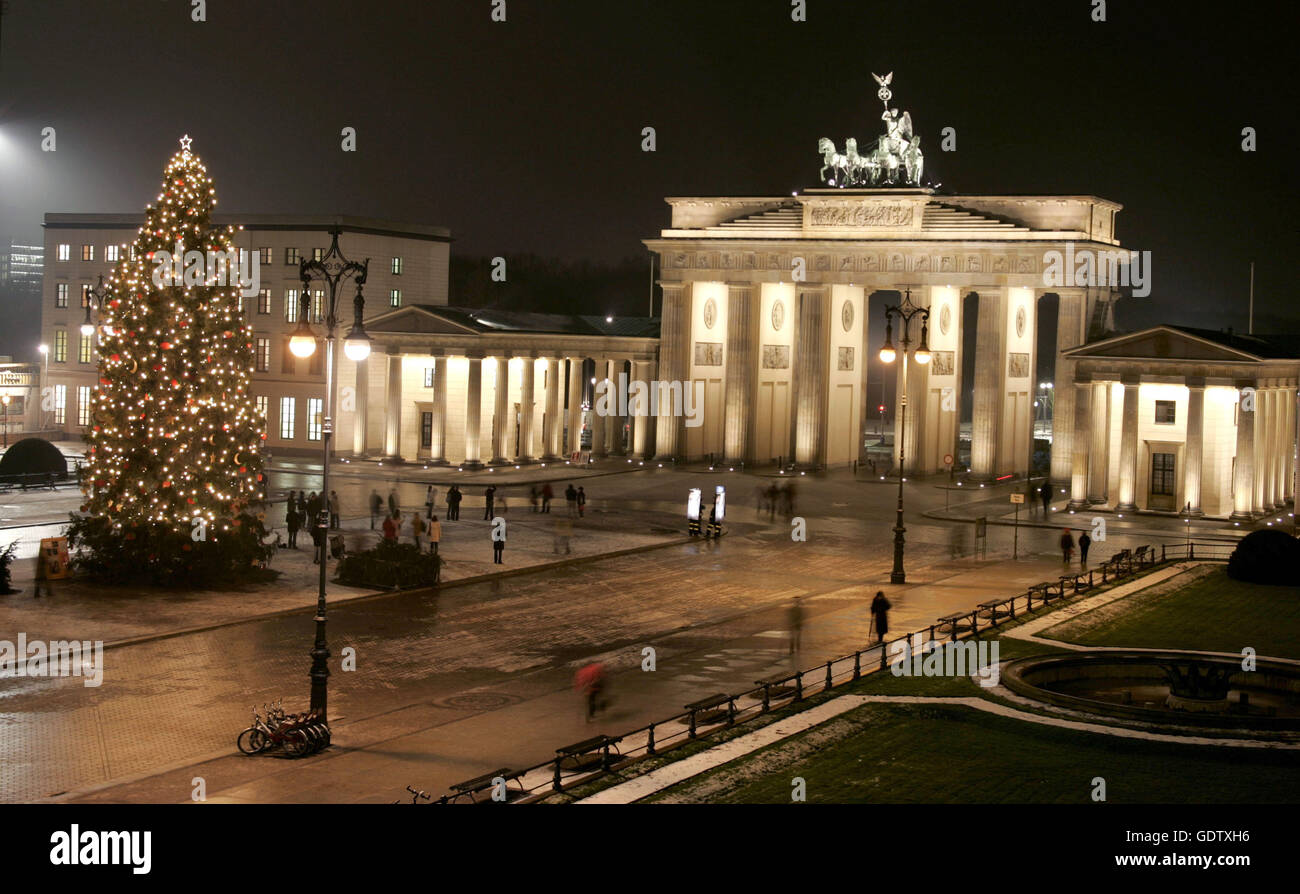 Weihnachtsbaum am Brandenburger Tor Stockfotografie Alamy