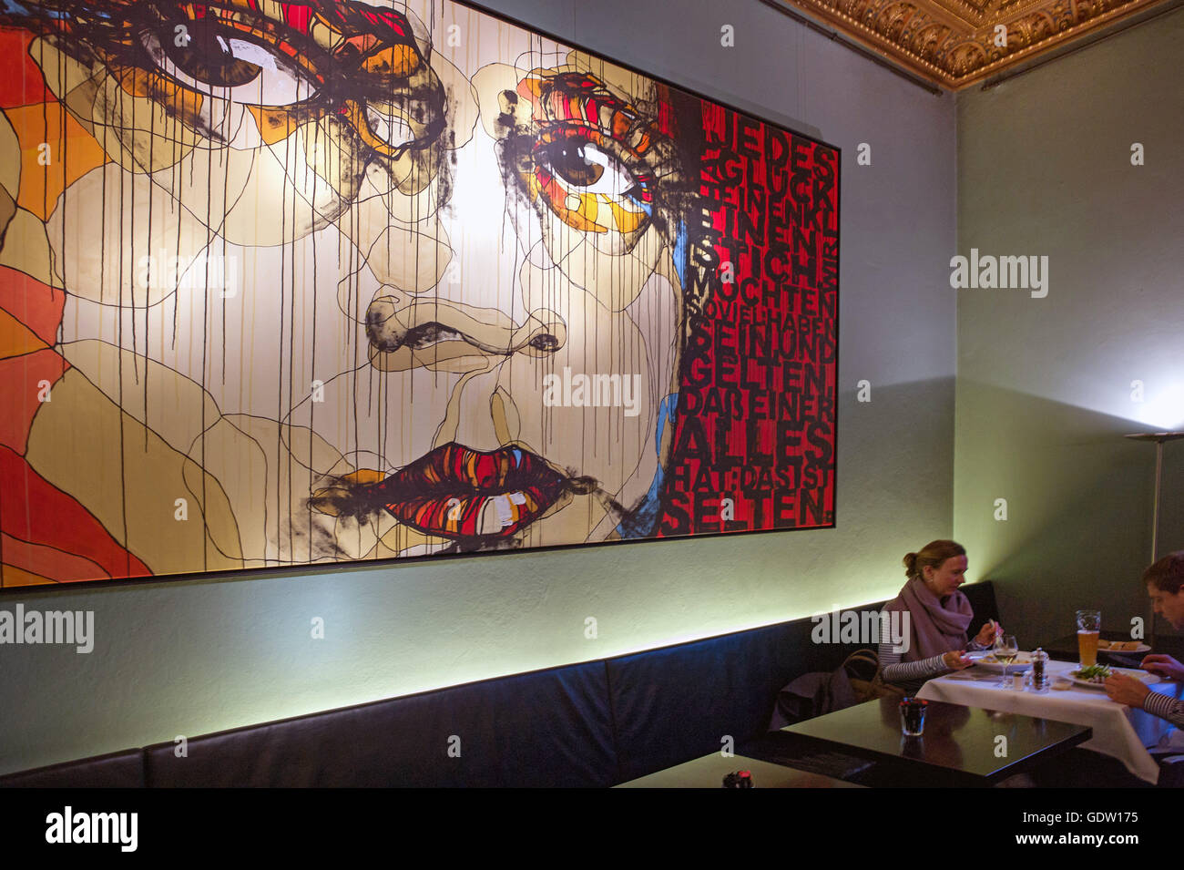 Bilder von Café im Literaturhaus: A Drawing Adventure for Young Artists