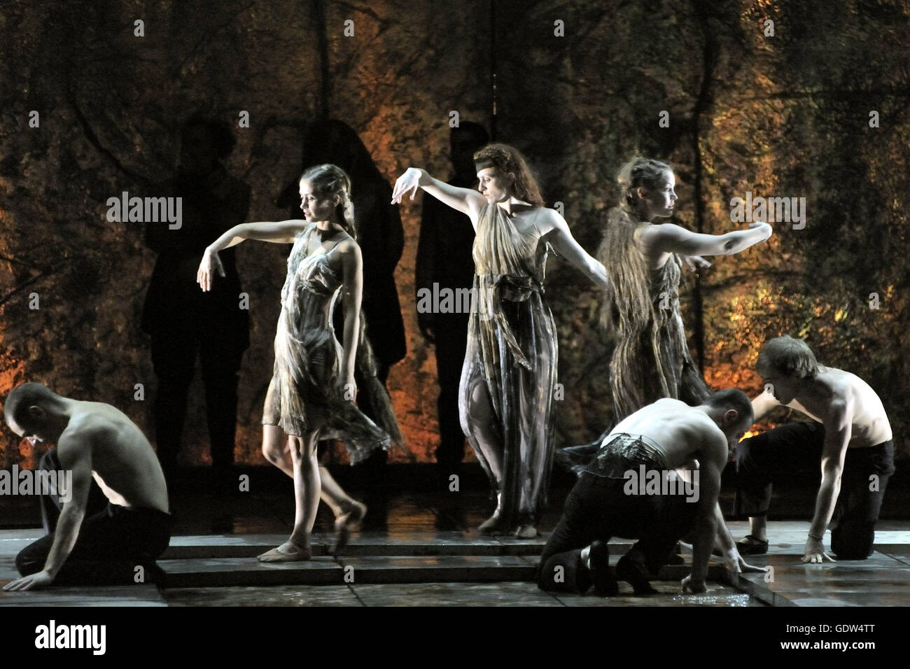 "Das Rheingold", Regie: Guy Cassier Stockfoto