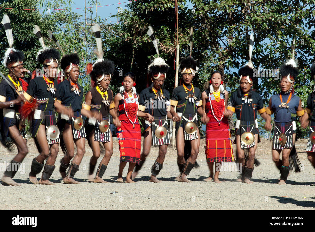 Das Bild des Chang-Stammes tanzen am Horbill Festival, Nagaland, Indien Stockfoto
