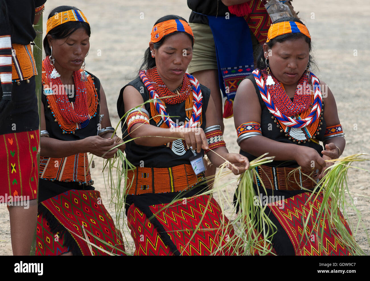 Das Bild des Konyak-Stammes beim Hornbill Festival, Nagaland, Indien Stockfoto