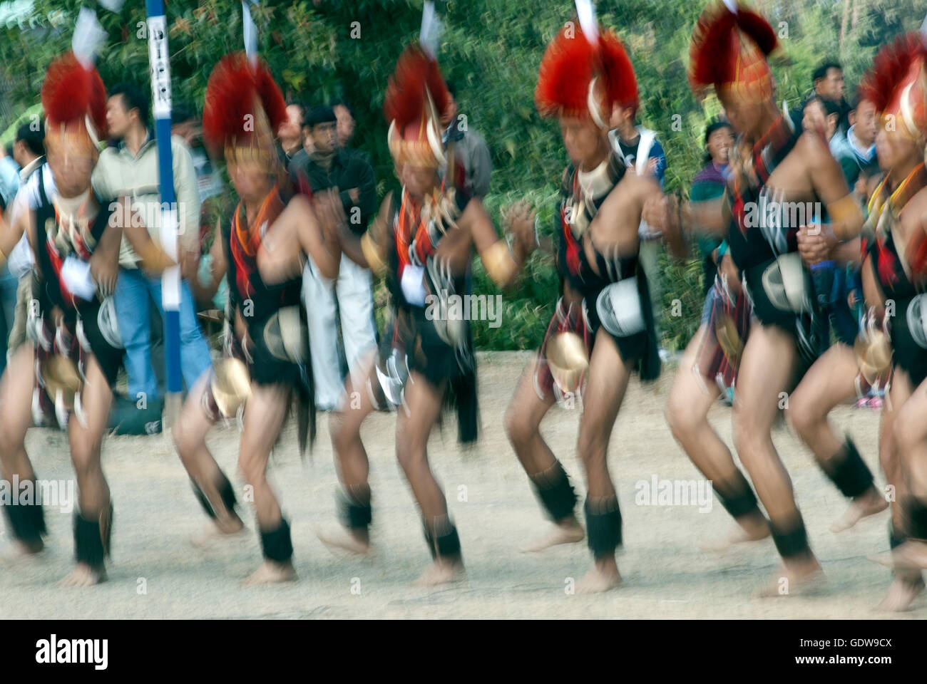 Das Bild des Khiamniungan Naga tanzen Hornbill Festival, Nagaland, Indien Stockfoto