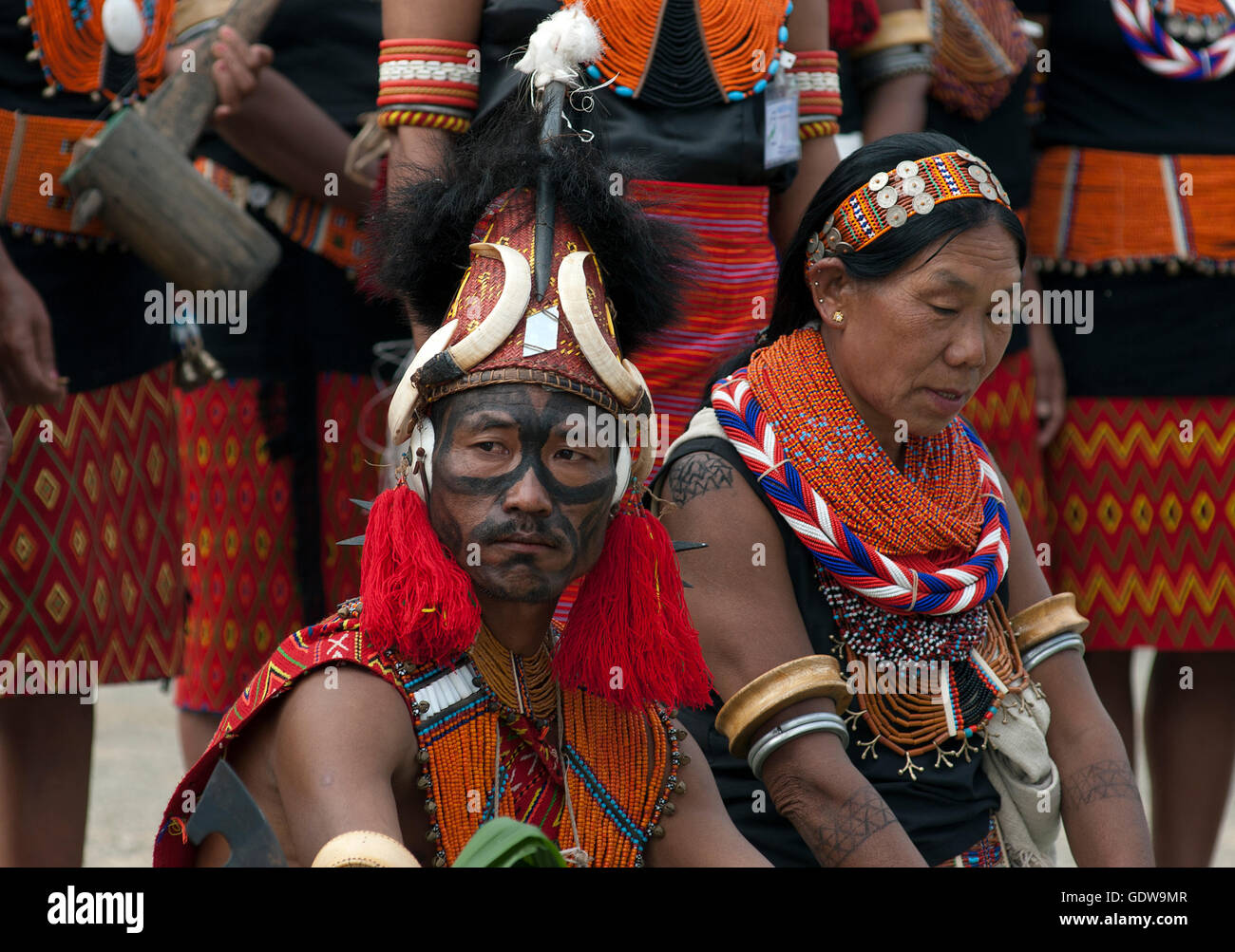 Das Bild der Konyak Stamm Männer Hornbill Festival, Nagaland, Indien Stockfoto
