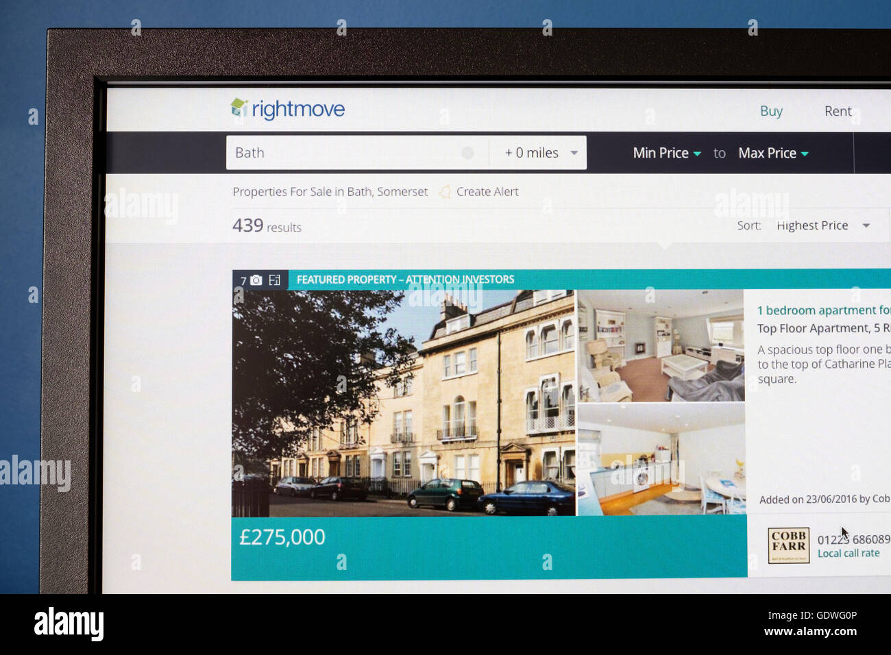 Die Online-Immobilien-Website Rightmove ist abgebildet auf einem Computer-Monitor-Display angezeigt wird. Stockfoto