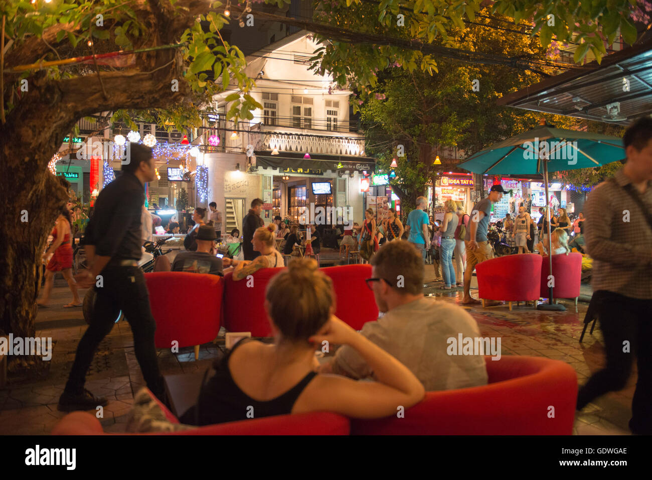 ein Restaurant in der Khao San Road in Banglamphu in der Stadt von Bangkok in Thailand in Südostasien. Stockfoto