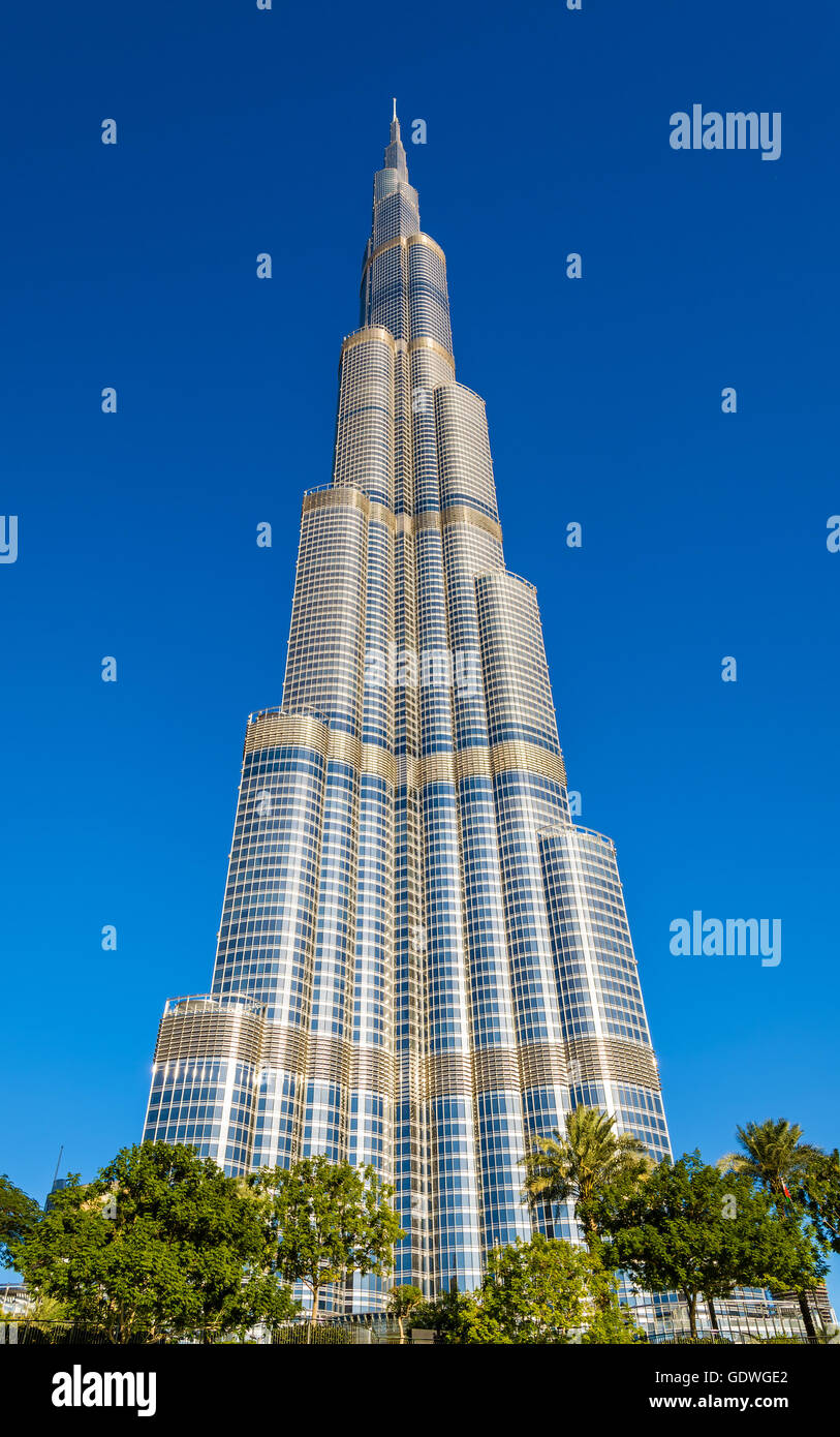 DUBAI, Vereinigte Arabische Emirate - 28. Dezember: Ansicht des Burj Khalifa Tower in Dubai auf Stockfoto