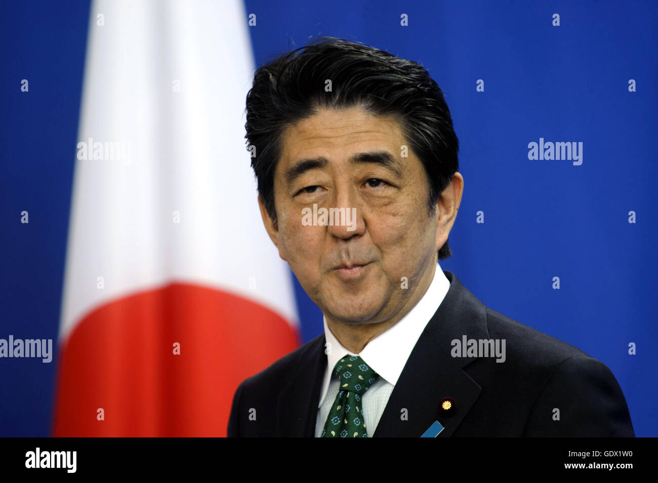 Japanischer premierminister shinzo abe Fotos und Bildmaterial in