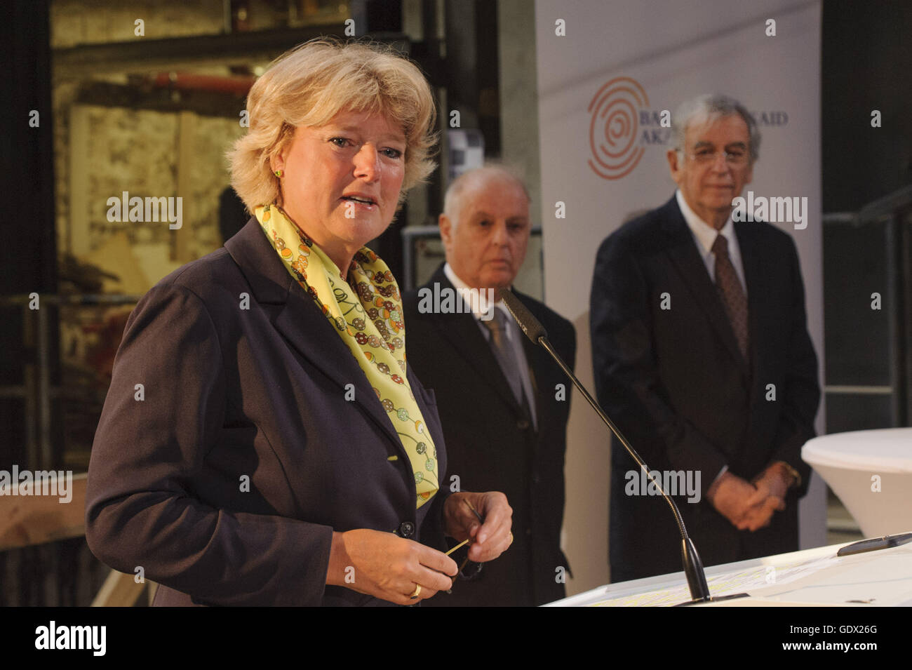 Prof. Monika Gruetters, Daniel Barenboim und Prof. Dr. Michael Naumann in Berlin, Deutschland, 2014 Stockfoto