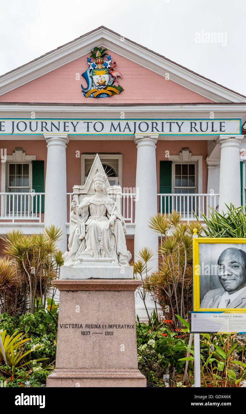 Statue der Königin Victoria vor Nassau Regierungsgebäude Stockfoto