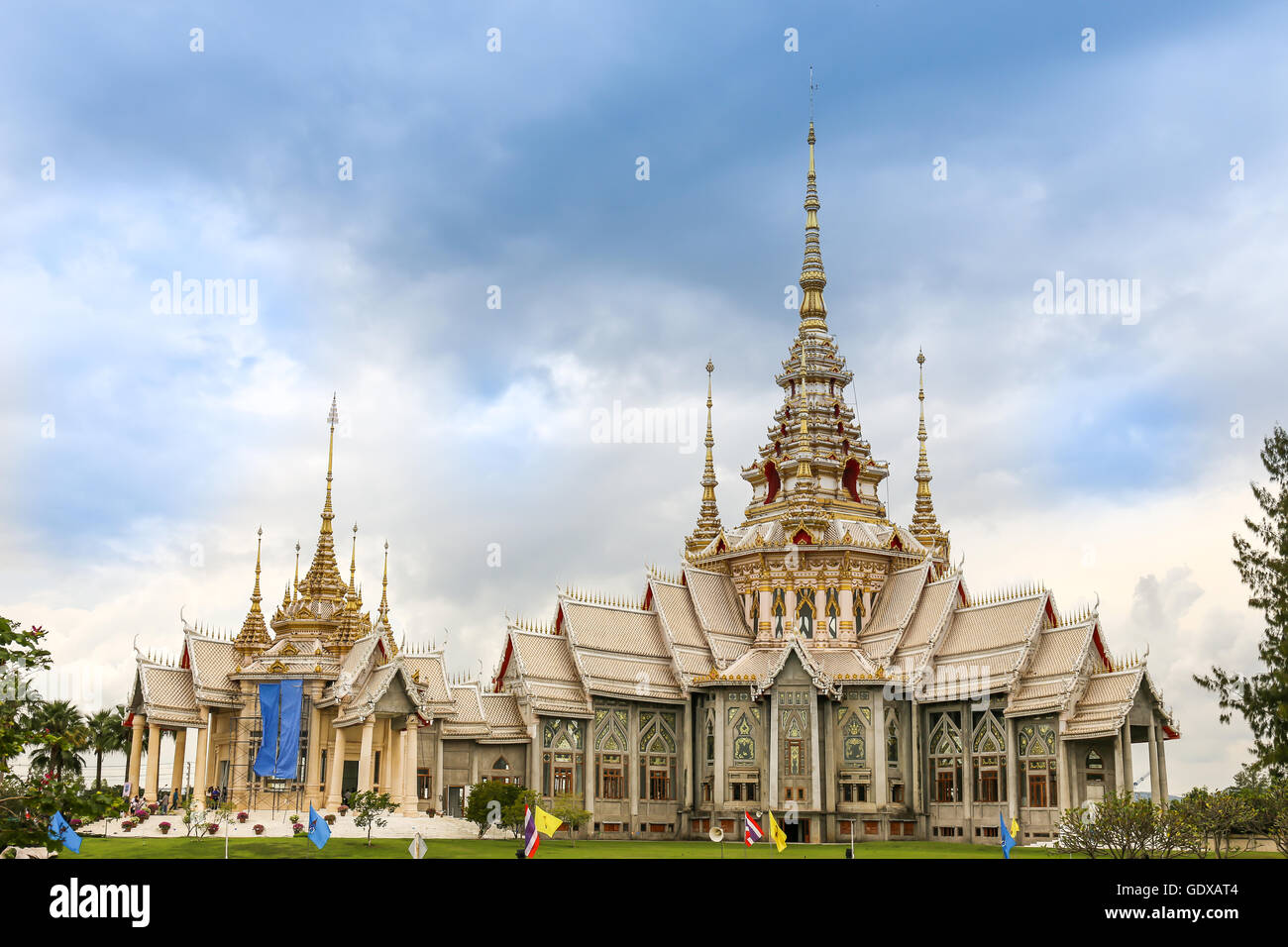 Der schöne Tempel aus Marmor und Zement bei Sikhio Nakhon Ratchsima, Thailand (der Öffentlichkeit jeder zugreifen) Stockfoto
