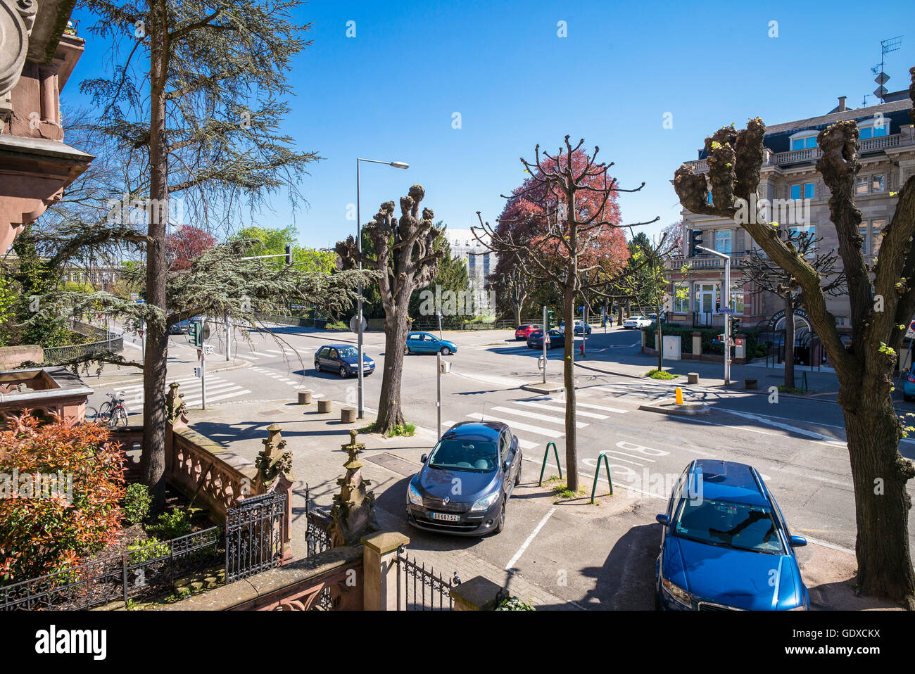 Avenue de la Liberté, geparkte Autos, Straßburg, Elsass, Frankreich, Europa Stockfoto