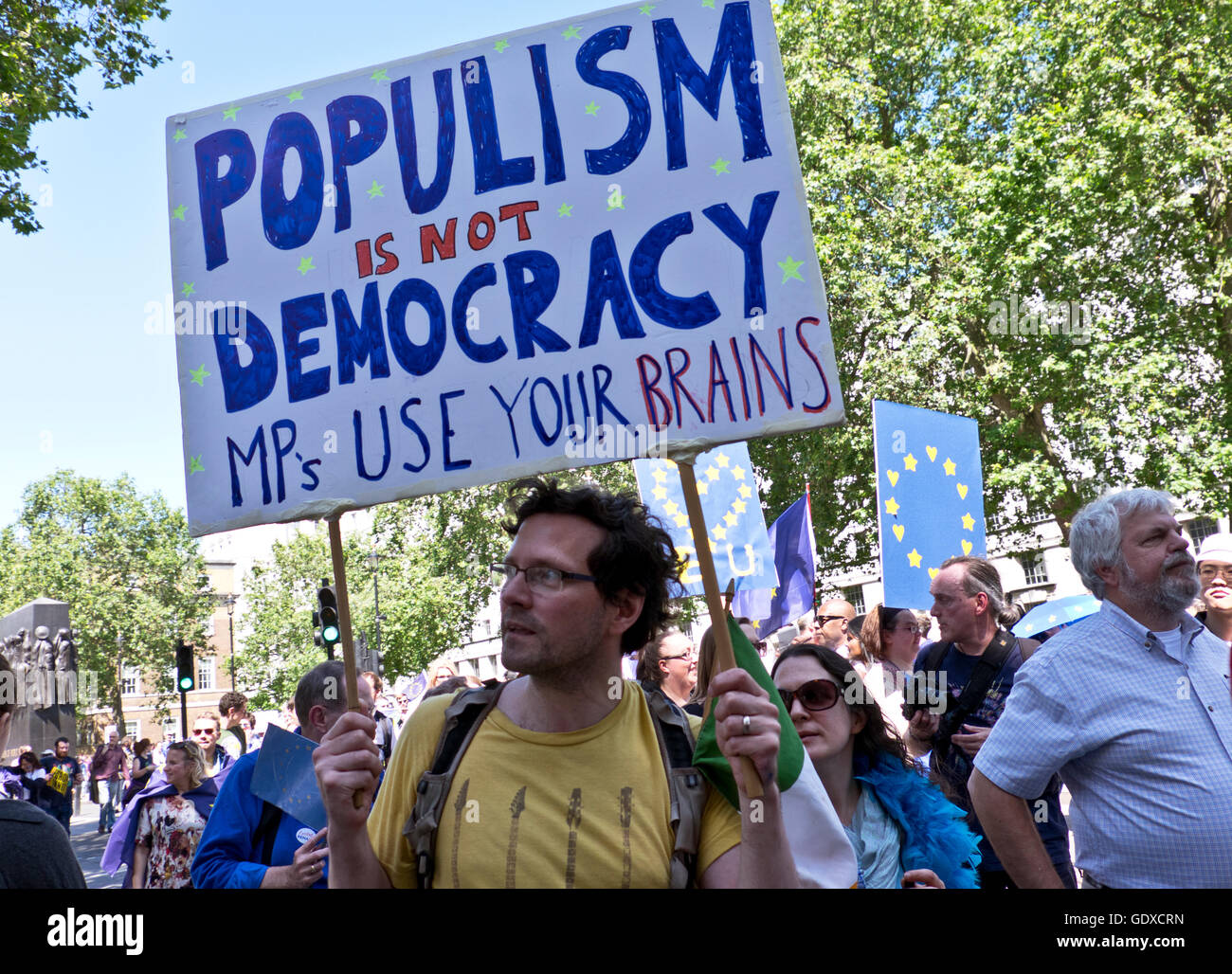 Vierzigtausend Menschen nahmen an dem Marsch für Europa in London Teil. am 2. Juli 2016.  Nach den Ergebnissen der Brexit Referend Stockfoto