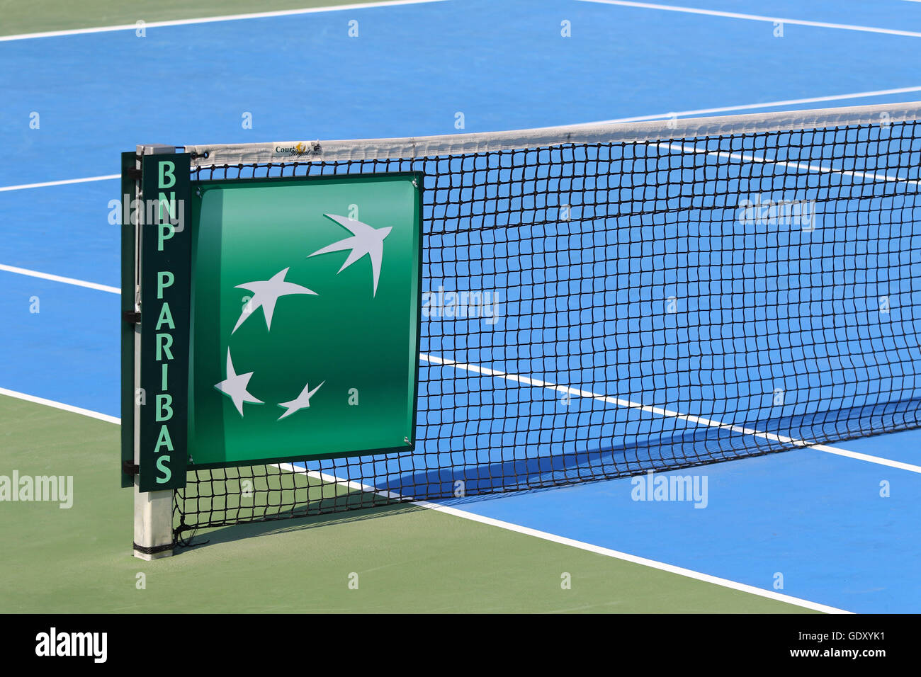Kiew, UKRAINE - 16. Juli 2016: Details der zentralen Gericht von Campa Bucha Tennisclub während BNP Paribas Davis-Cup-paar Spiel Ukraine Vs Österreich, Kiew, Ukraine Stockfoto