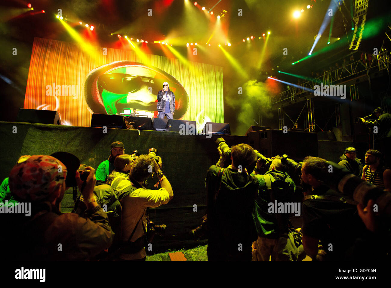Rapper Snoop Dogg im Konzert beim Musikfestival Pemberton.  Medien-Fotografen für Konzert.  Pemberton BC, Kanada Stockfoto
