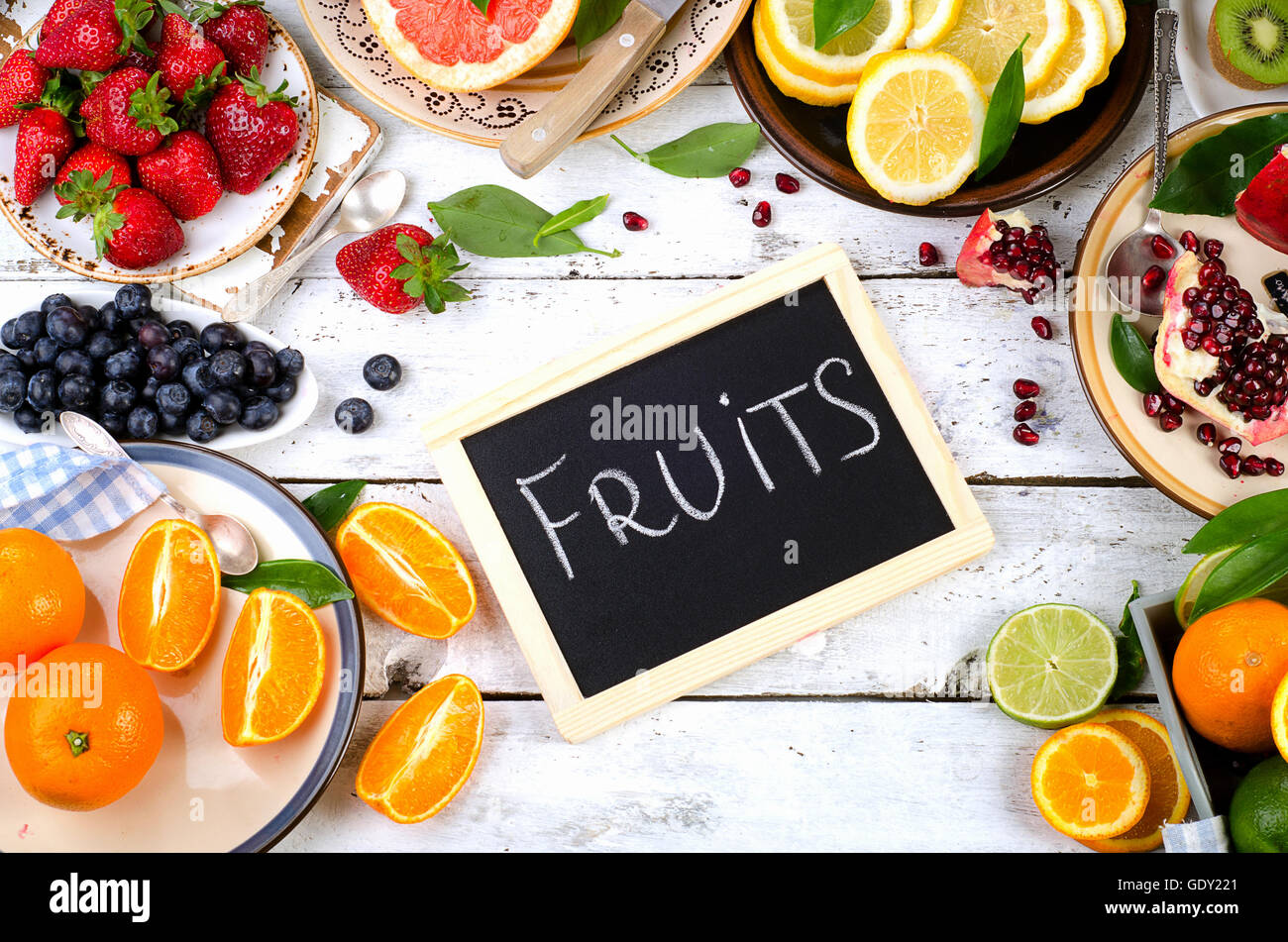 Frisches Obst Hintergrund. Gesunde Ernährung. Ansicht von oben Stockfoto