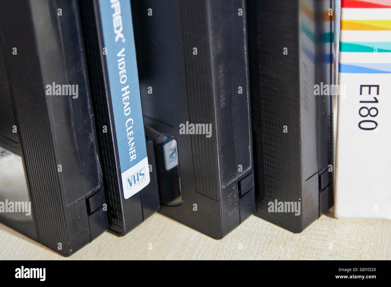 Leere Kassetten VHS und Kopf sauberer Band Stockfoto