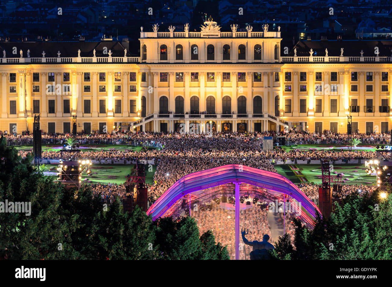 Wien, Wien: Sommer-Night-Konzert der Wiener Philharmoniker im Park von Schloss Schönbrunn, Austria, Wien, 13. Stockfoto