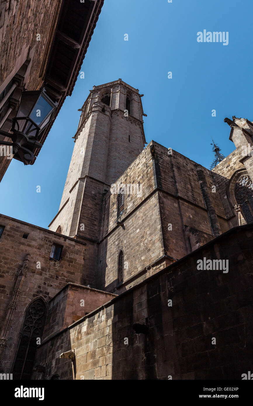Alte Gebäude Tops im gotischen Viertel, Barcelona, Katalonien, Spanien. Stockfoto