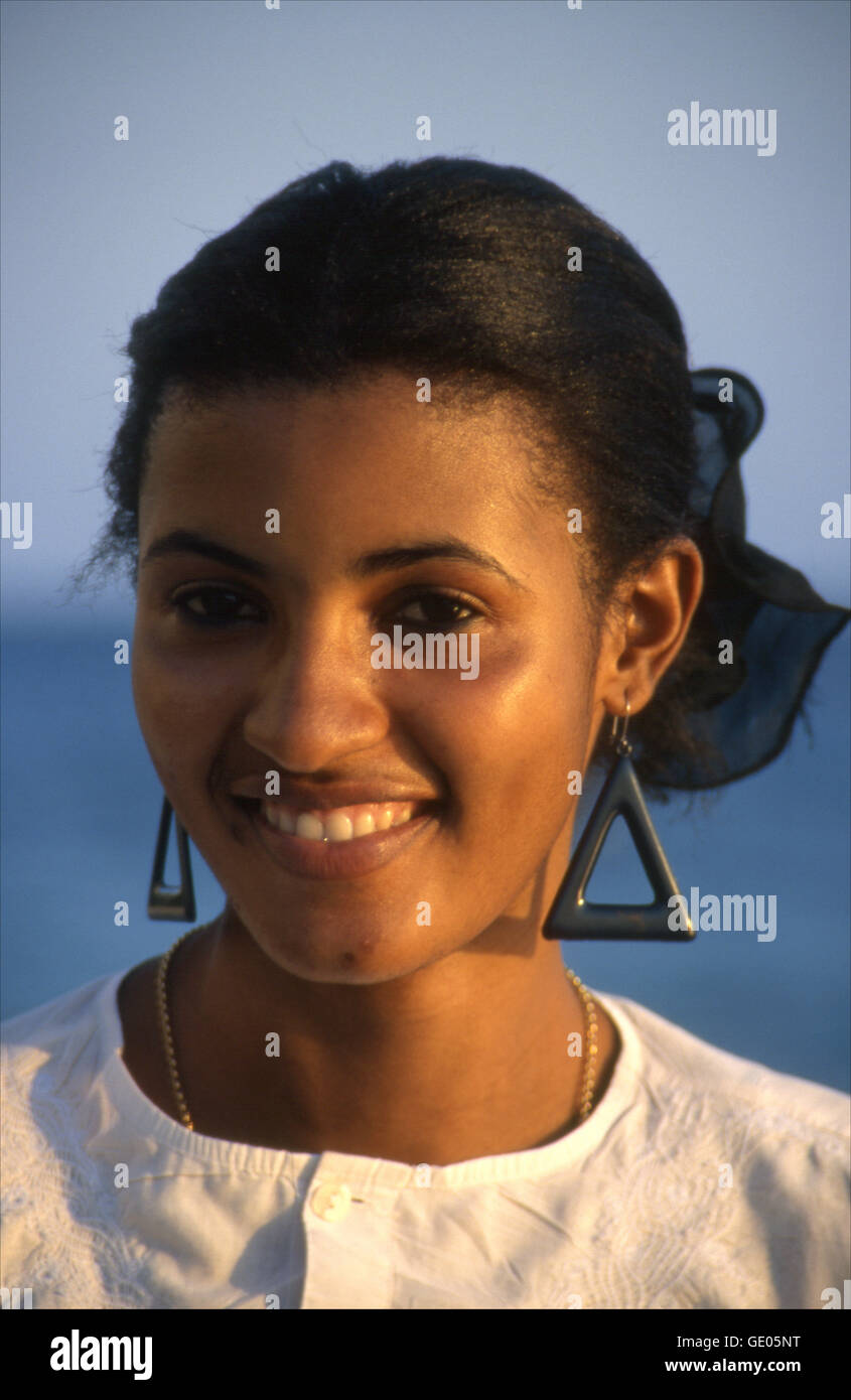 Porträt eines jungen Mädchens von Zanzibar in alten Stonetown. Die Insel Sansibar in Tansania, Ostafrika. Stockfoto