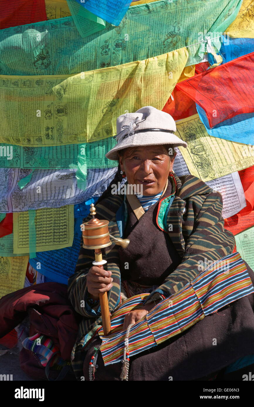 Geographie/Reisen, Tibet, Pilger auf dem Barkhor Kora um Jokhang Tempel, Lhassa, Additional-Rights - Clearance-Info - Not-Available Stockfoto