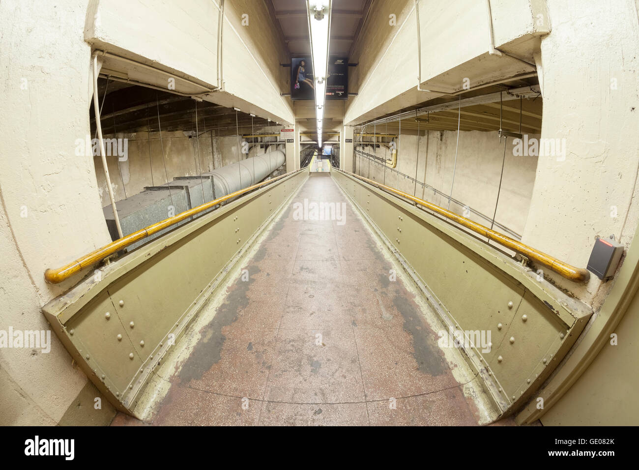 Fisheye-Objektiv Foto einer Rampe im Grand Central Terminal. Stockfoto