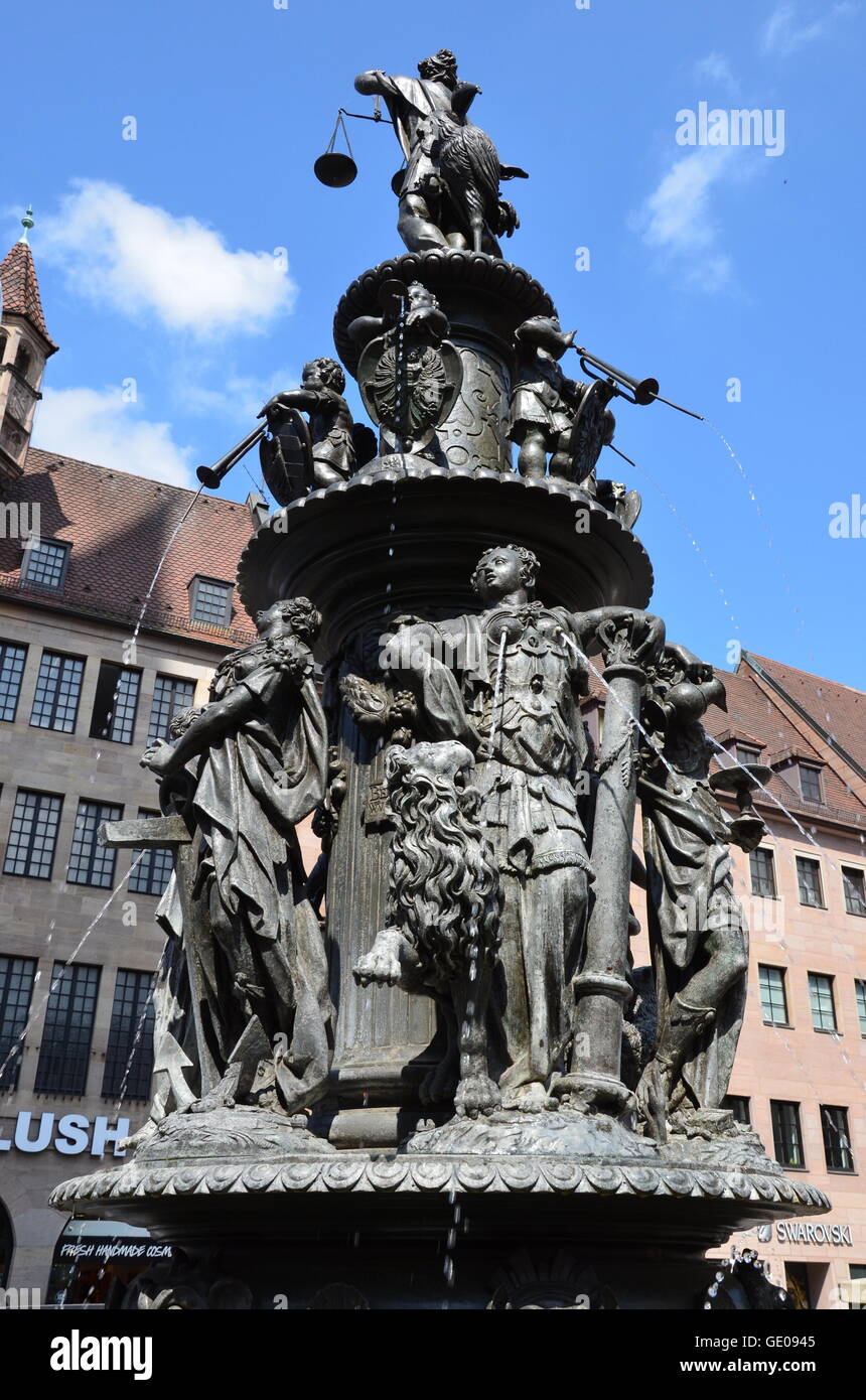 Historischer brunnen der tugenden Fotos und Bildmaterial in hoher