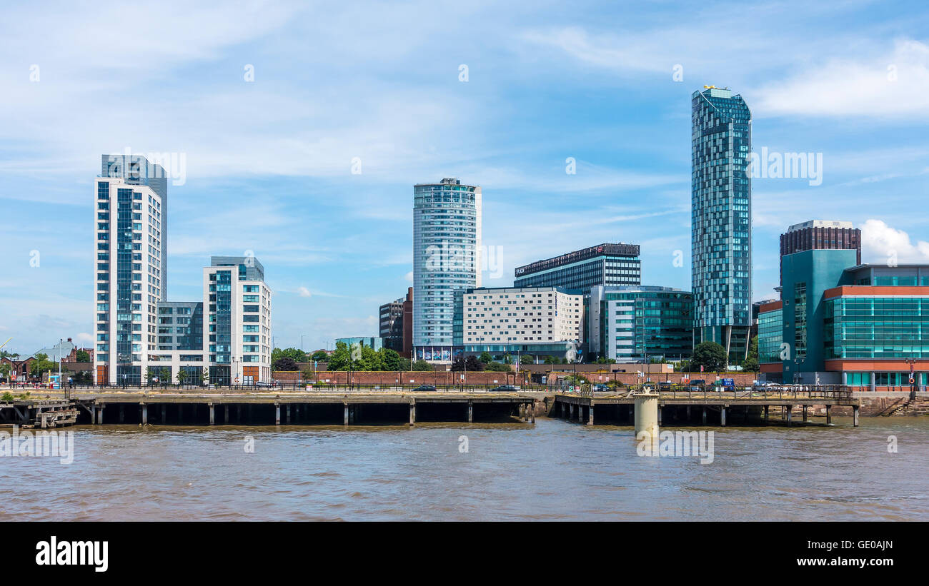 Skyline von William Jessop Weg Radisson Blu Hotel in Liverpool und Westturm Liverpool England Stockfoto