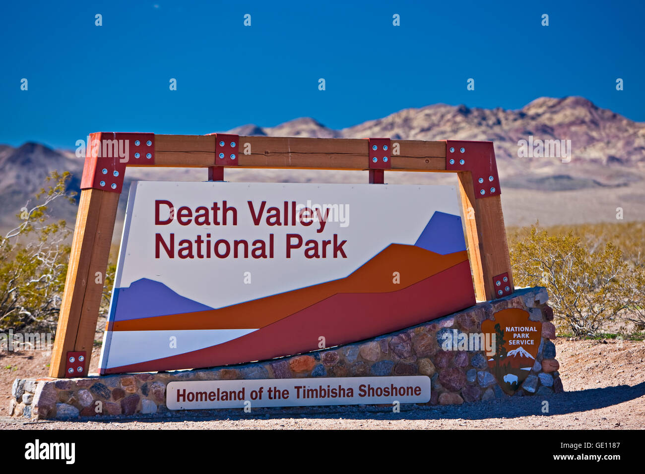 Geographie/Reisen, USA, Kalifornien, Shoshone Eingang Schild nach Death Valley National Park, Kalifornien, No-Exclusive - Verwenden Sie Stockfoto