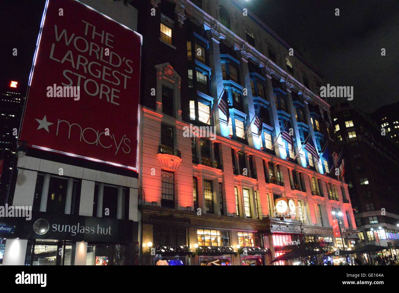 Außerhalb von Macy's, New York, zu Weihnachten Stockfoto