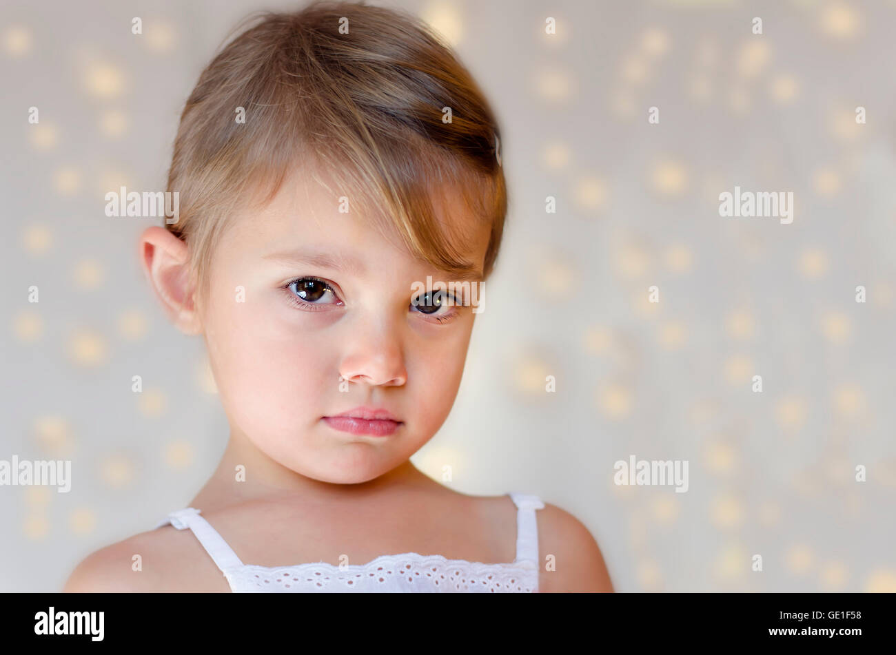 Porträt eines traurigen Mädchens, das schmollte Stockfoto