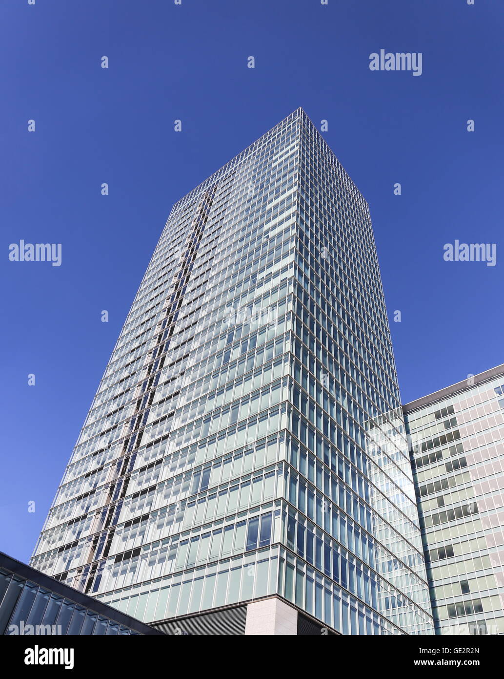 Moderne Glasbauten der Wolkenkratzer in der Stadt Stockfoto