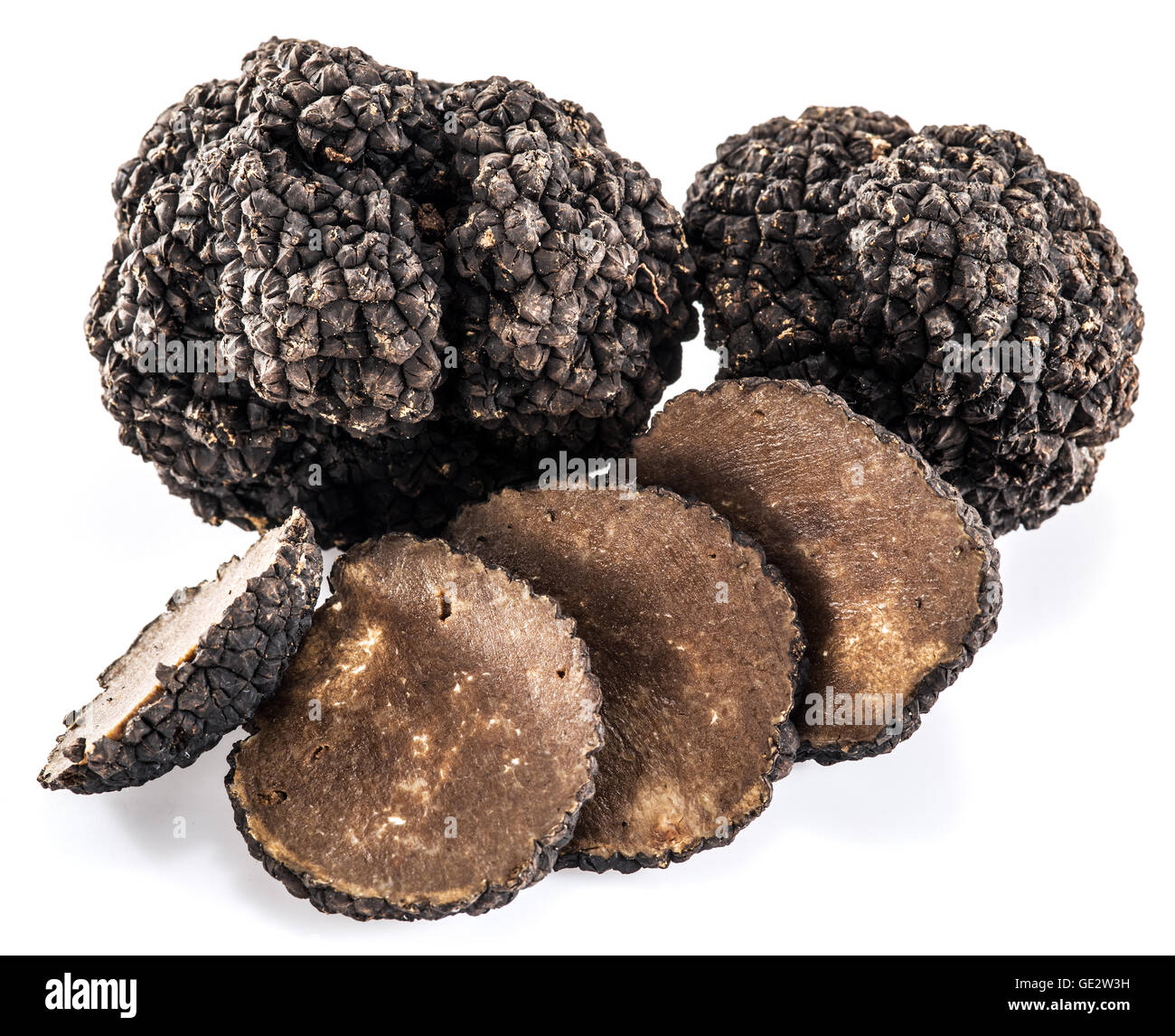 Schwarzen Trüffeln isoliert auf einem weißen Hintergrund. Stockfoto